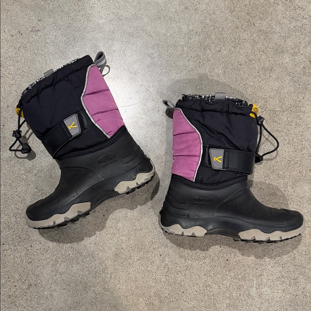 Keen Black Insulated Boots